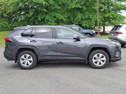 Used 2025 Toyota RAV4 LE AWD/4WD image 9
