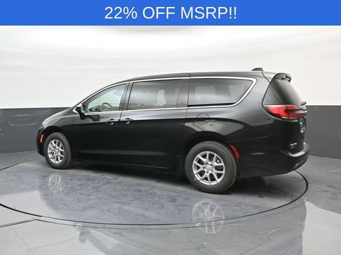 New 2026 Chrysler Pacifica Select FWD image 4