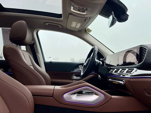Certified 2026 Mercedes-Benz GLS 450 4MATIC image 18