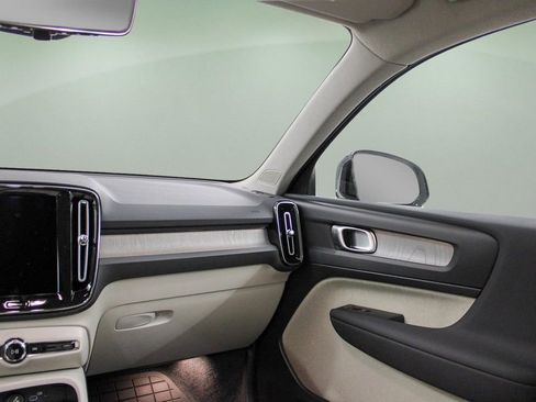 New 2026 Volvo XC40 B4 Plus w/ Protection Package Premier FWD image 20