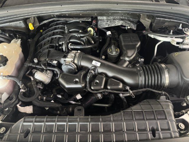 Used 2023 Jeep Grand Cherokee Limited w/ Luxury Tech Group II AWD/4WD image 7