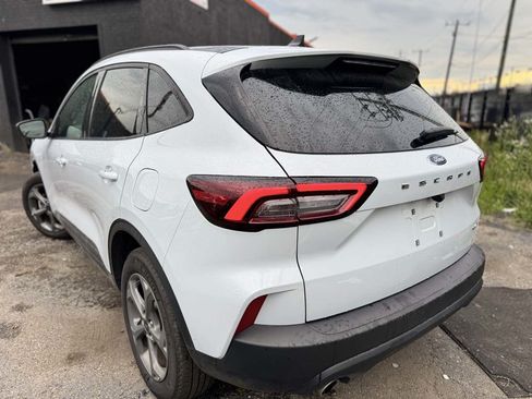 Used 2025 Ford Escape ST-Line Select AWD/4WD image 7