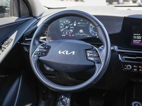 Used 2024 Kia Niro Wind FWD image 17