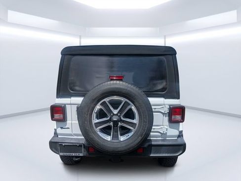 Used 2023 Jeep Wrangler Unlimited Sahara AWD/4WD image 4