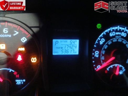 Used 2016 Toyota Tacoma SR image 1