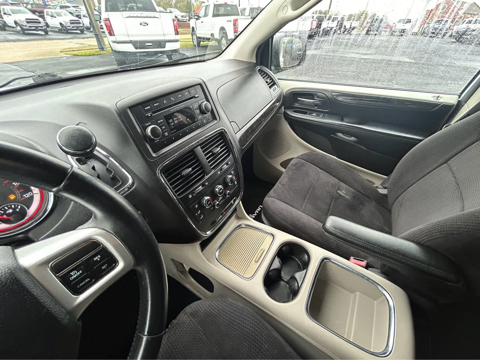 Used 2014 Dodge Grand Caravan SXT w/ UConnect Hands-Free Group FWD image 28
