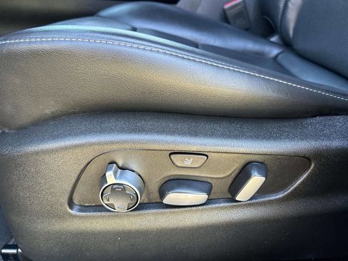 Used 2022 Cadillac XT4 Premium Luxury w/ LPO, Radiant Package image 12