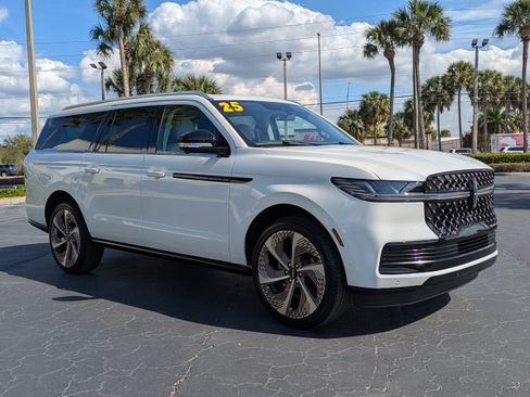 Used 2025 Lincoln Navigator L Black Label image 7