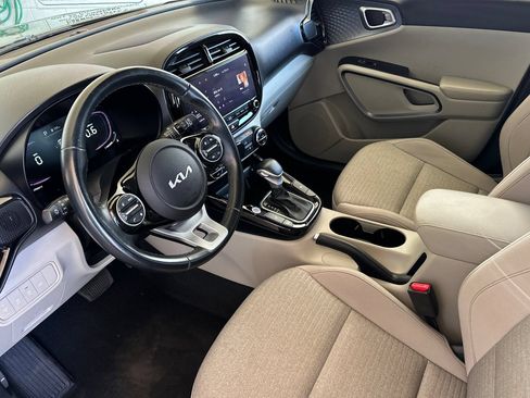 Used 2023 Kia Soul EX FWD image 10