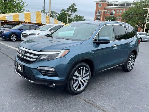 Used 2017 Honda Pilot Touring image 3