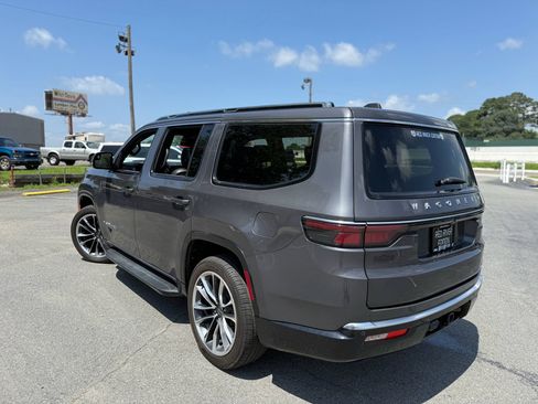 Used 2022 Jeep Wagoneer Series III w/ Flexible Seating Group RWD image 17