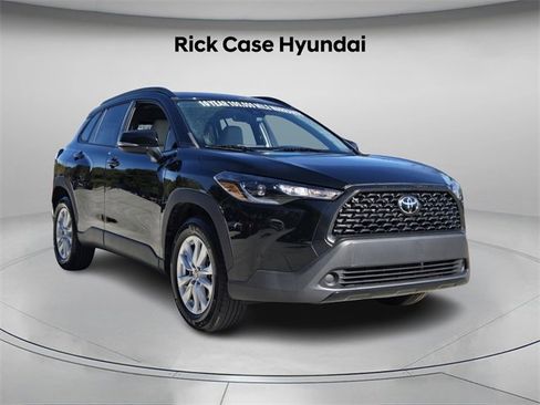 Used 2022 Toyota Corolla Cross LE image 9