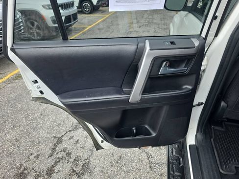 Used 2019 Toyota 4Runner SR5 Premium AWD/4WD image 29