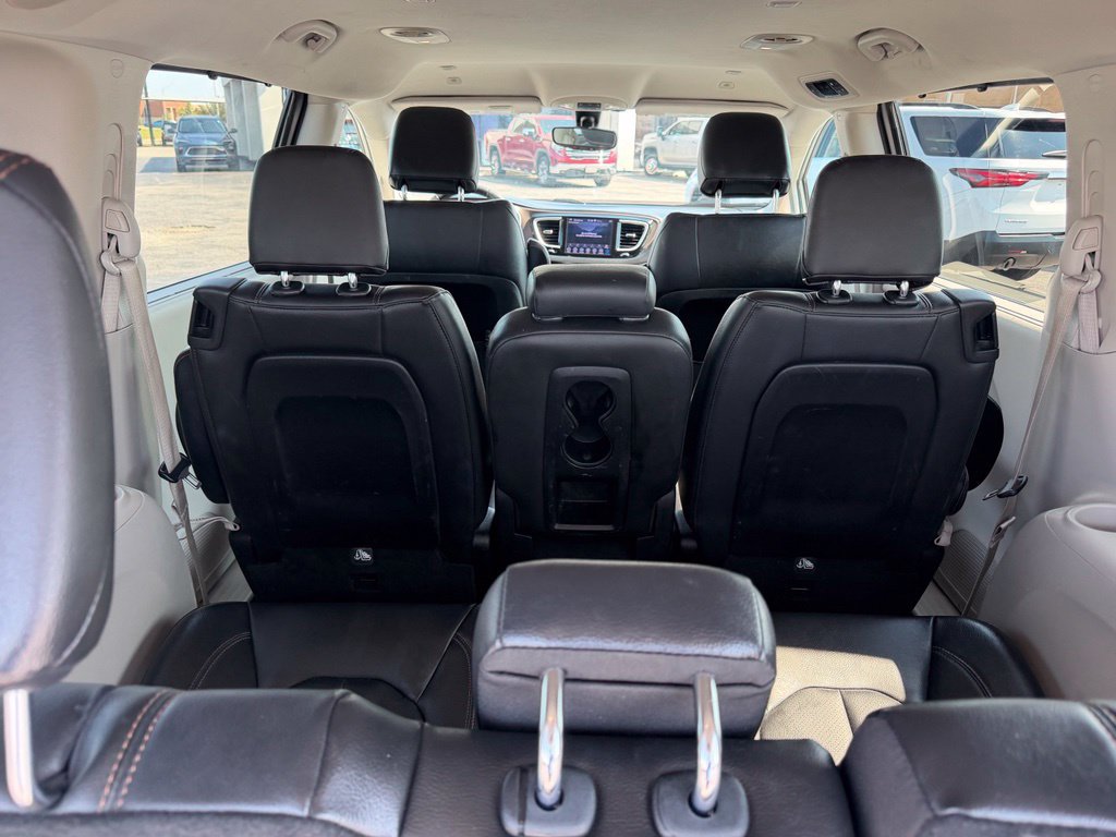 Used 2018 Chrysler Pacifica Touring-L w/ Tire & Wheel Group FWD image 20
