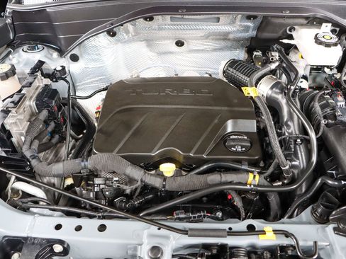 Used 2023 Chevrolet TrailBlazer LT FWD image 29