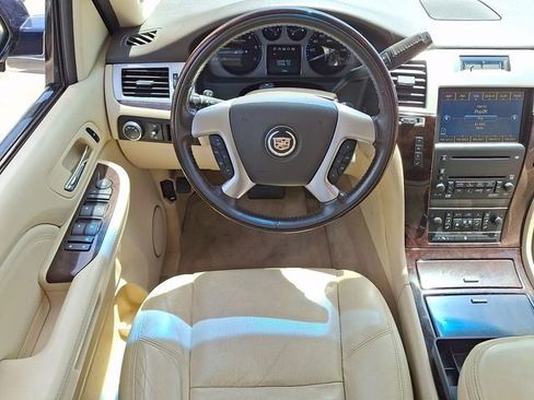 Used 2008 Cadillac Escalade ESV AWD image 3