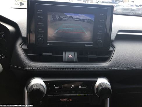 Used 2022 Toyota RAV4 LE FWD image 15