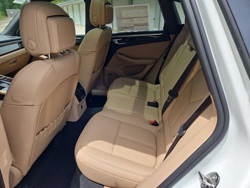 Certified 2026 Porsche Macan AWD/4WD image 25