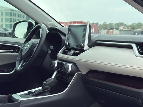 Used 2019 Toyota RAV4 Limited w/ Cold Weather Package image 33