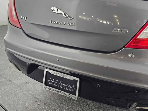 Used 2019 Jaguar XJ R-Sport image 13