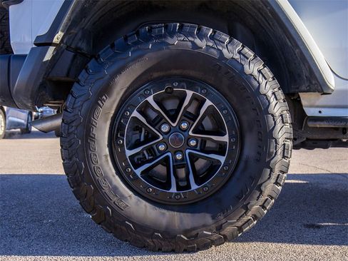 Used 2024 Jeep Wrangler Unlimited Rubicon image 9