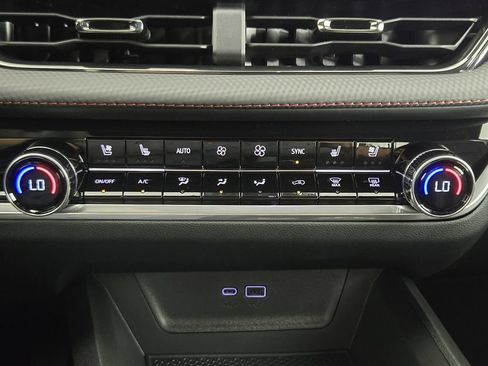 New 2026 Chevrolet Equinox RS w/ Convenience Package III FWD image 19