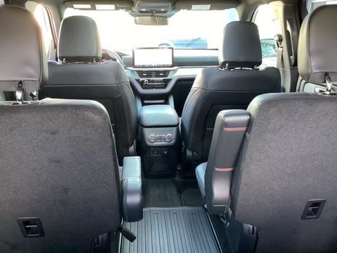 Used 2025 Ford Explorer ST-Line w/ Premium Package AWD/4WD image 17