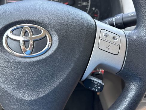 Used 2011 Toyota Corolla LE FWD image 19