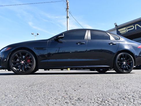 Used 2017 Jaguar XF S image 7