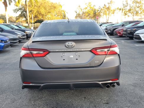 Used 2023 Toyota Camry SE image 5