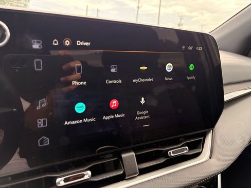 Used 2025 Chevrolet Equinox LT w/ Safety and Technology Package FWD image 16