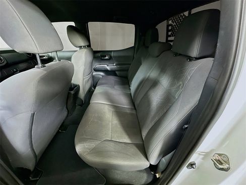 Used 2017 Toyota Tacoma TRD Sport w/ Tow Package image 13