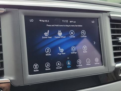 Used 2020 Chrysler Pacifica Touring-L FWD image 6