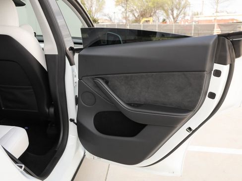 Used 2023 Tesla Model Y Long Range image 22