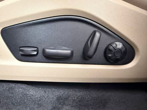 New 2025 Porsche Macan Electric image 30