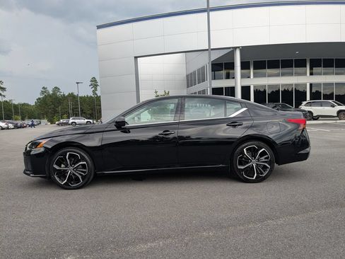 Used 2024 Nissan Altima 2.5 SR FWD image 7