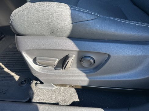 Used 2025 Toyota bZ4X AWD image 6