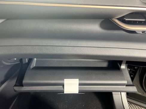 Used 2023 Toyota Crown Limited image 37