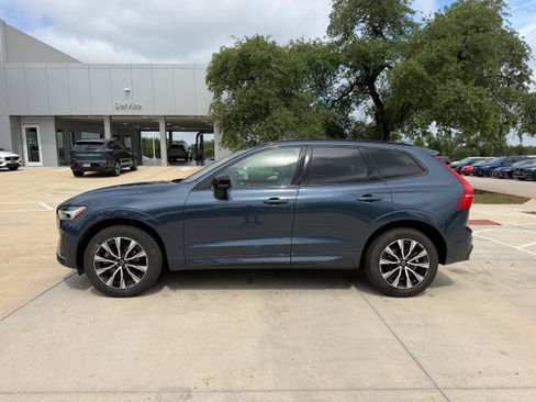 Certified 2023 Volvo XC60 B5 Plus FWD image 3