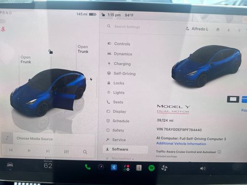 Used 2023 Tesla Model Y Performance AWD/4WD image 3
