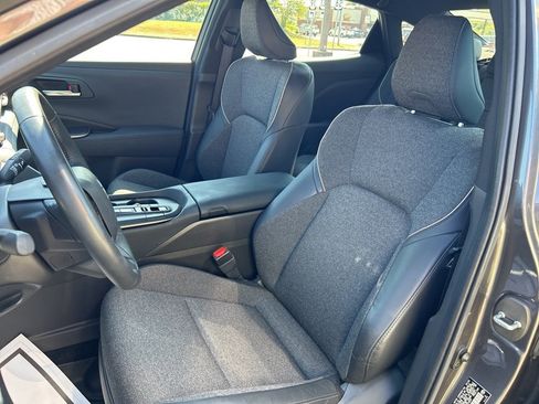 Used 2023 Toyota Crown XLE image 20