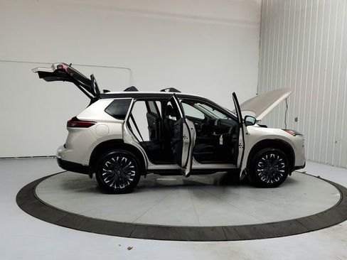 New 2026 Nissan Rogue Platinum w/ Platinum Premium Package image 16