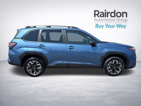Used 2025 Subaru Forester Premium AWD/4WD image 8