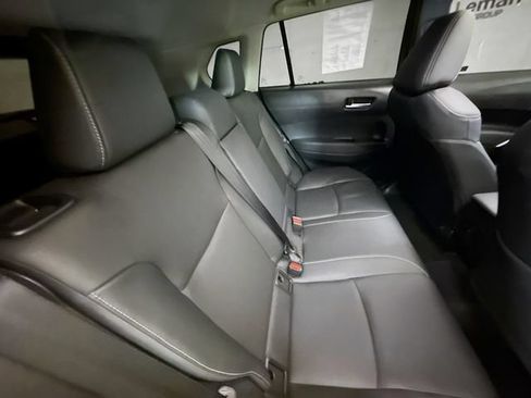 Used 2025 Toyota Corolla Cross XLE w/ Convenience Package FWD image 28