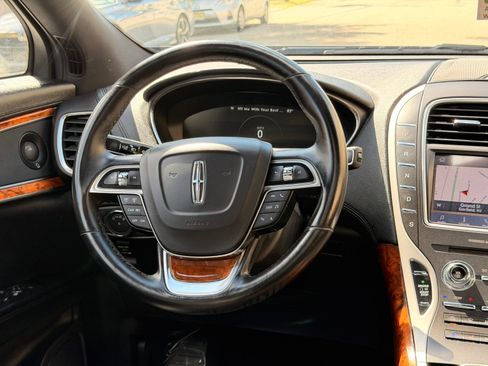 Used 2020 Lincoln Nautilus Reserve w/ Cargo Utility Package AWD/4WD image 28