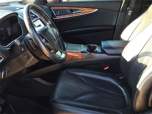 Used 2019 Lincoln Nautilus Reserve image 17