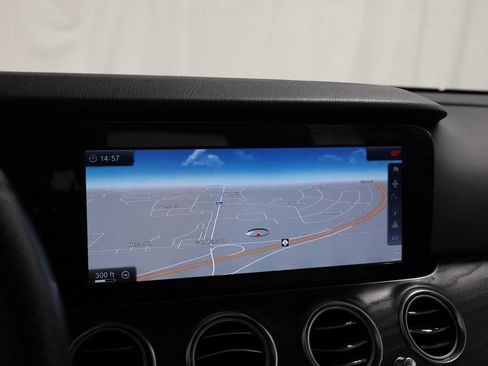 Used 2017 Mercedes-Benz E 300 4MATIC image 30