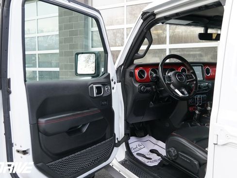 Used 2022 Jeep Gladiator Rubicon w/ Trailer Tow Package image 17