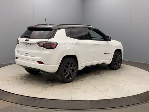 Used 2024 Jeep Compass Limited w/ High Altitude Package AWD/4WD image 5