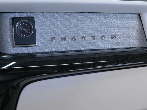 Used 2023 Rolls-Royce Phantom Sedan image 72